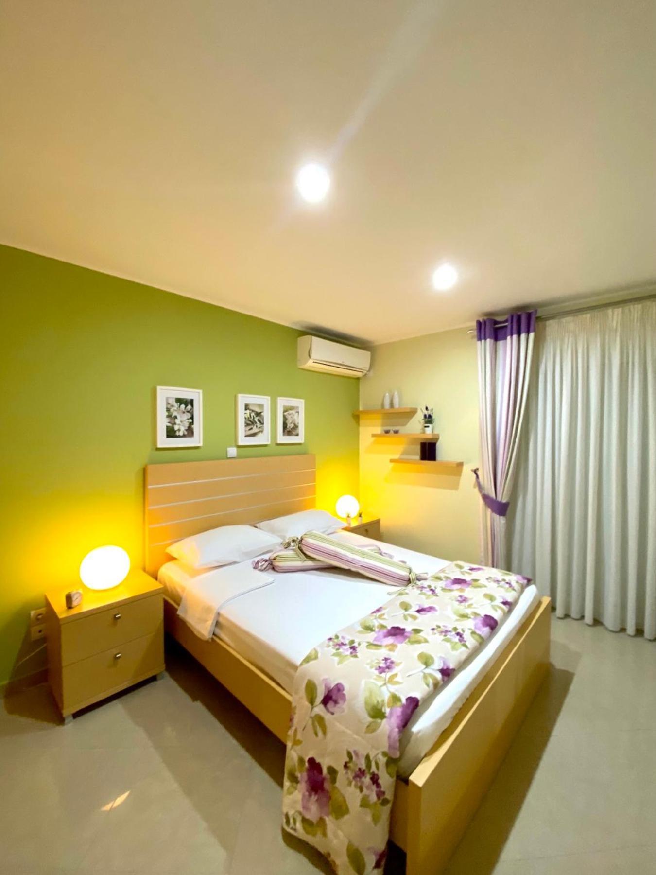 Airport Tk Luxury Home Artemida  Exterior photo